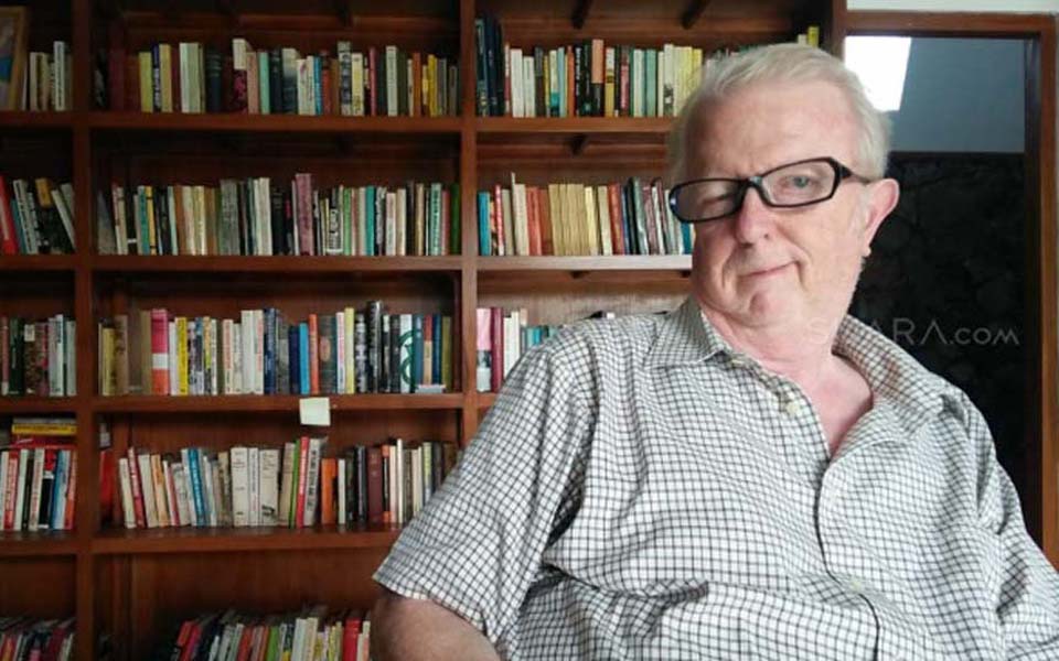 Max Lane pictured at his Open Page library in Yogya (Suara)