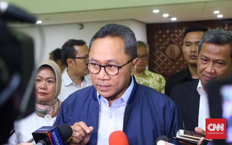 MPR Speaker Zulkifli Hasan speaking with journalists - November 27, 2018 (CNN)