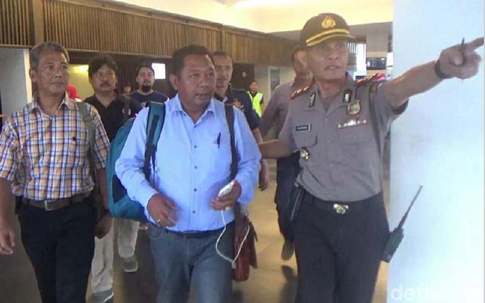 Police detain Naufal Baderi and Basuki Rahmat - May 23, 2018 (Detik)