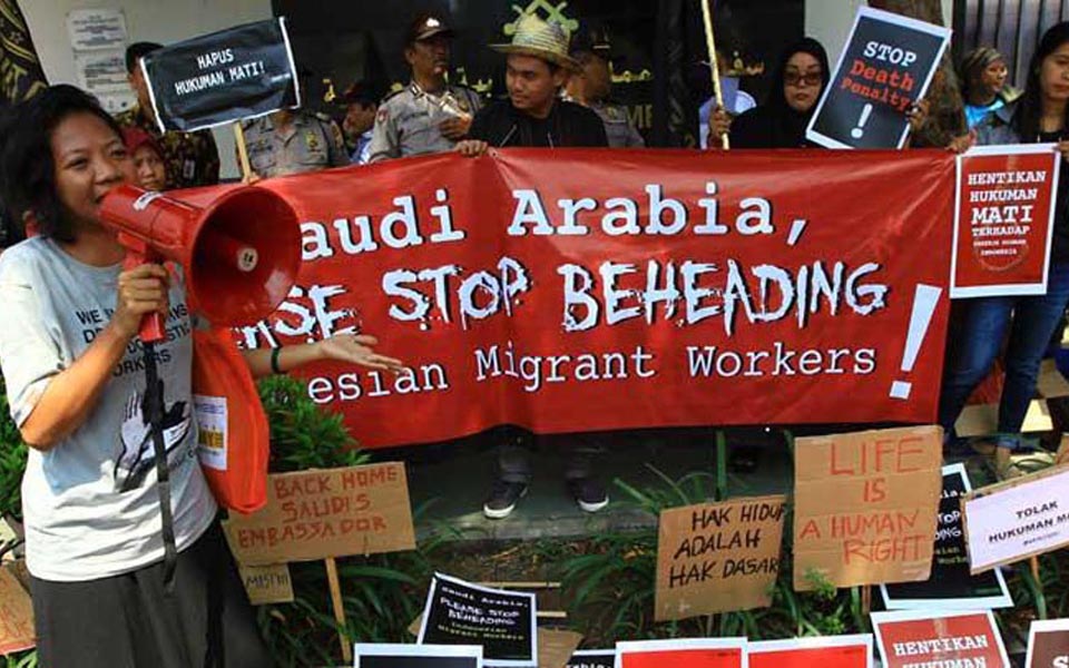 Rights activists demonstrate at Saudi Arabian Embassy - March 20, 2018 (Tempo)