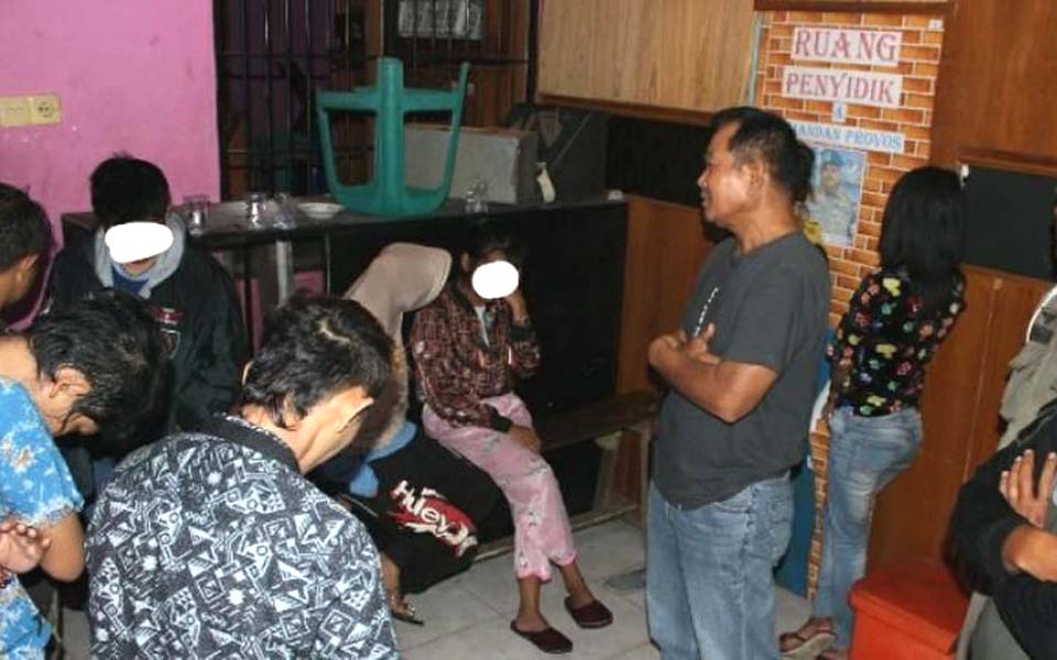 Satpol PP raid on 'suspected lesbians' - November 4, 2018 (Detik)