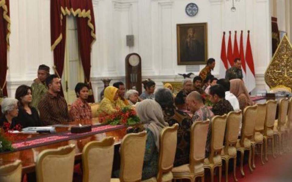 Widodo meeting with Kamisan protesters at Palace - May 31, 2018 (Antara)
