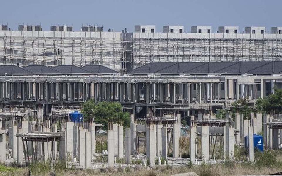 Construction on Jakarta Bay reclamation project islet (Antara)