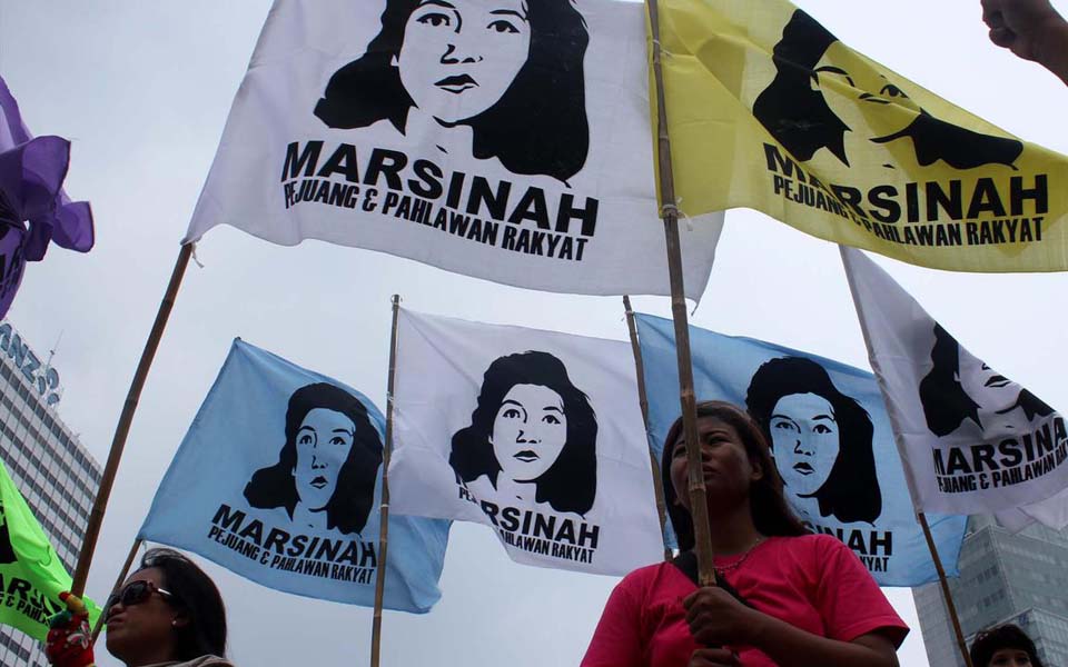 Flags read ‘Marsinah – Fighter and Hero of the People (Liputan 6)