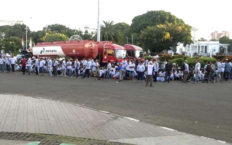 Pertamina tanker workers protest in front of State Palace – March 18, 2019 (SP-AMT)