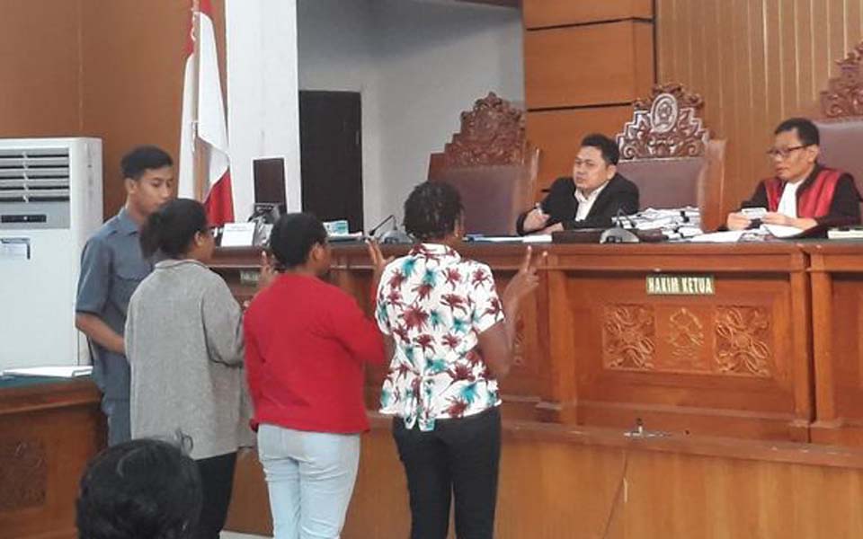 Plaintiffs address court during Papuan treason suspect pretrial hearing – December 4, 2019 (CNN)