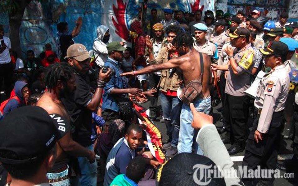 Police break up AMP protest in Malang - August 15, 2019 (Tribune)