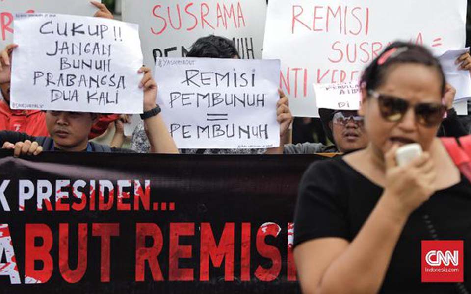 Protest against sentence remission for I Nyoman Susrama (CNN)