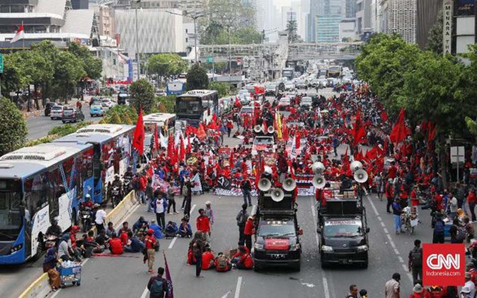 Protesters march toward Horse Statue Monument in Jakarta – October 28, 2019 (CNN)