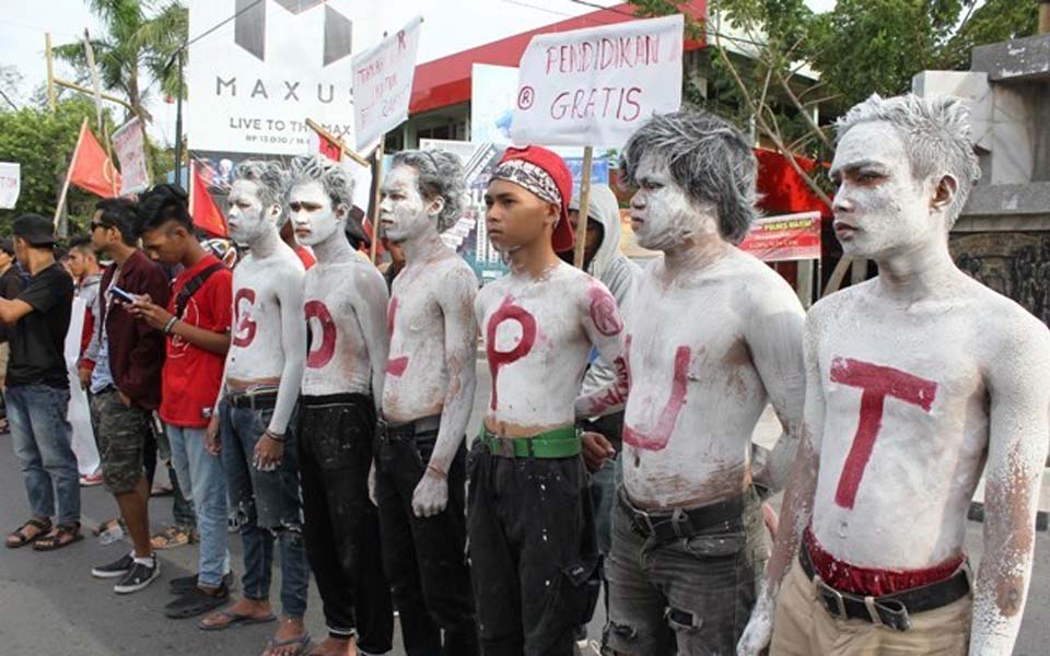 Student protest calling for golput (Mandar News)