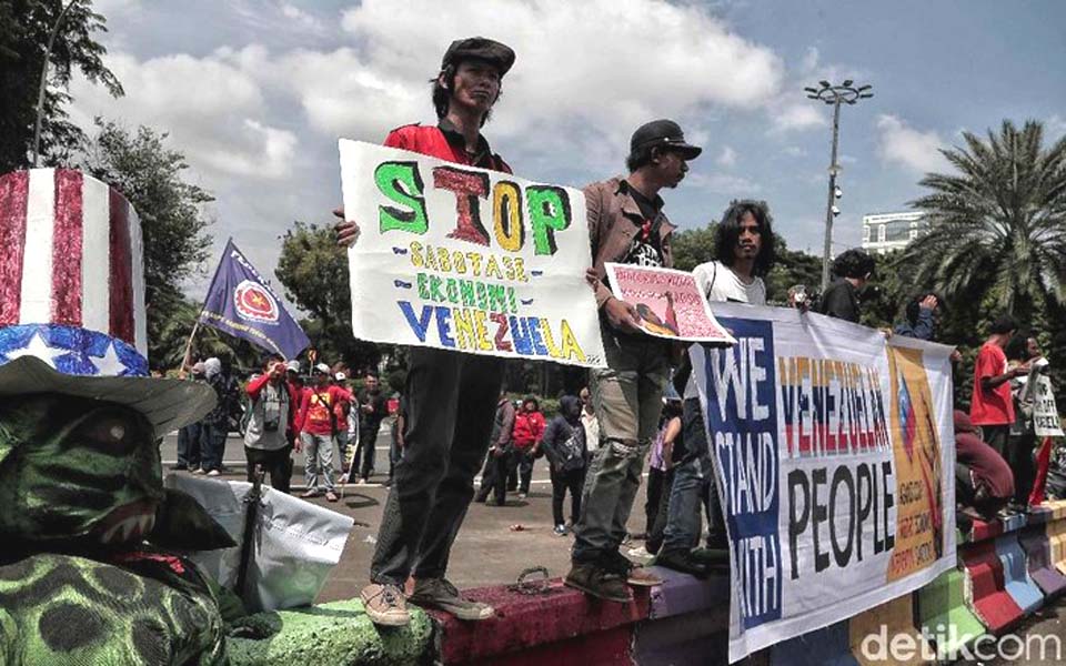 Venezuela solidarity action at US Embassy in Jakarta – February 12, 2019 (Detik)